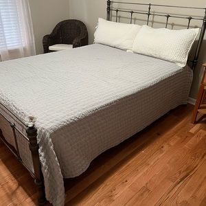 Eileen Fisher Queen Cotton Quilt